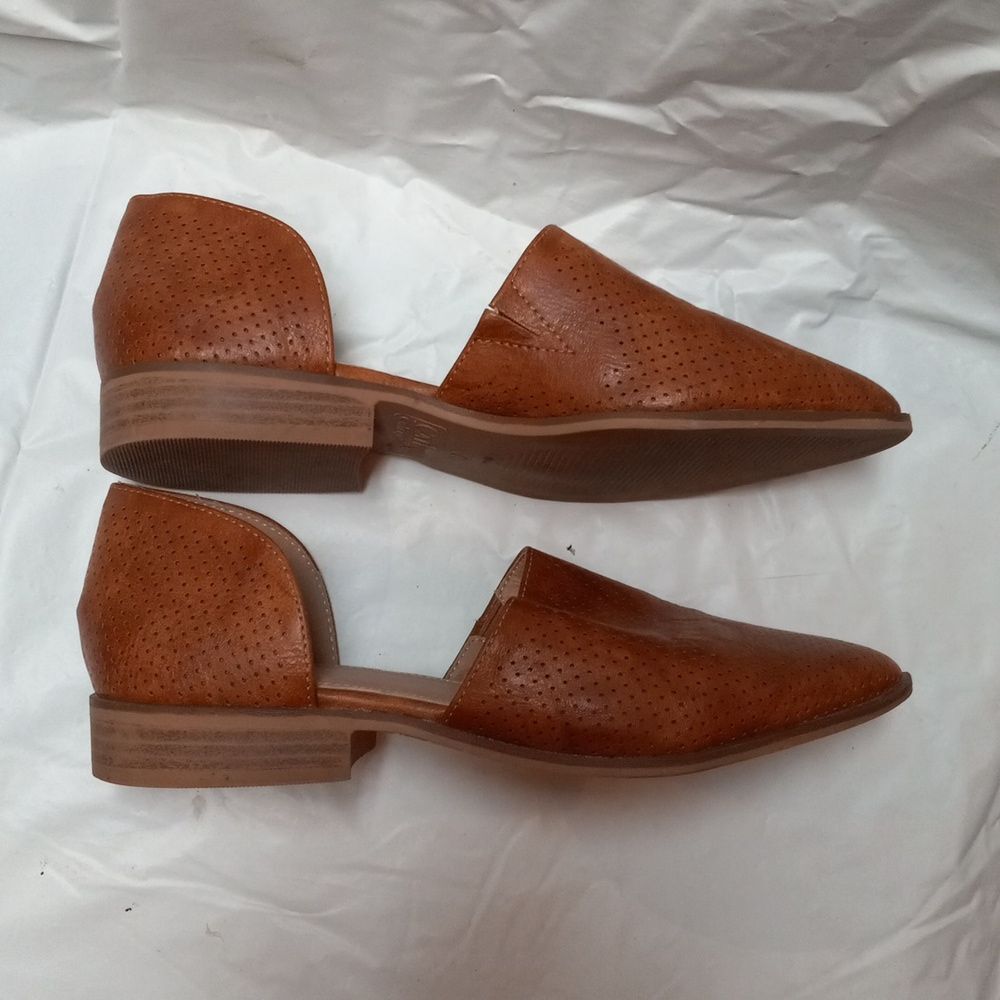 Catherine Malandrino Size 7 Brown Faux Leather Pointed Toe Flats - Picture 9 of 11